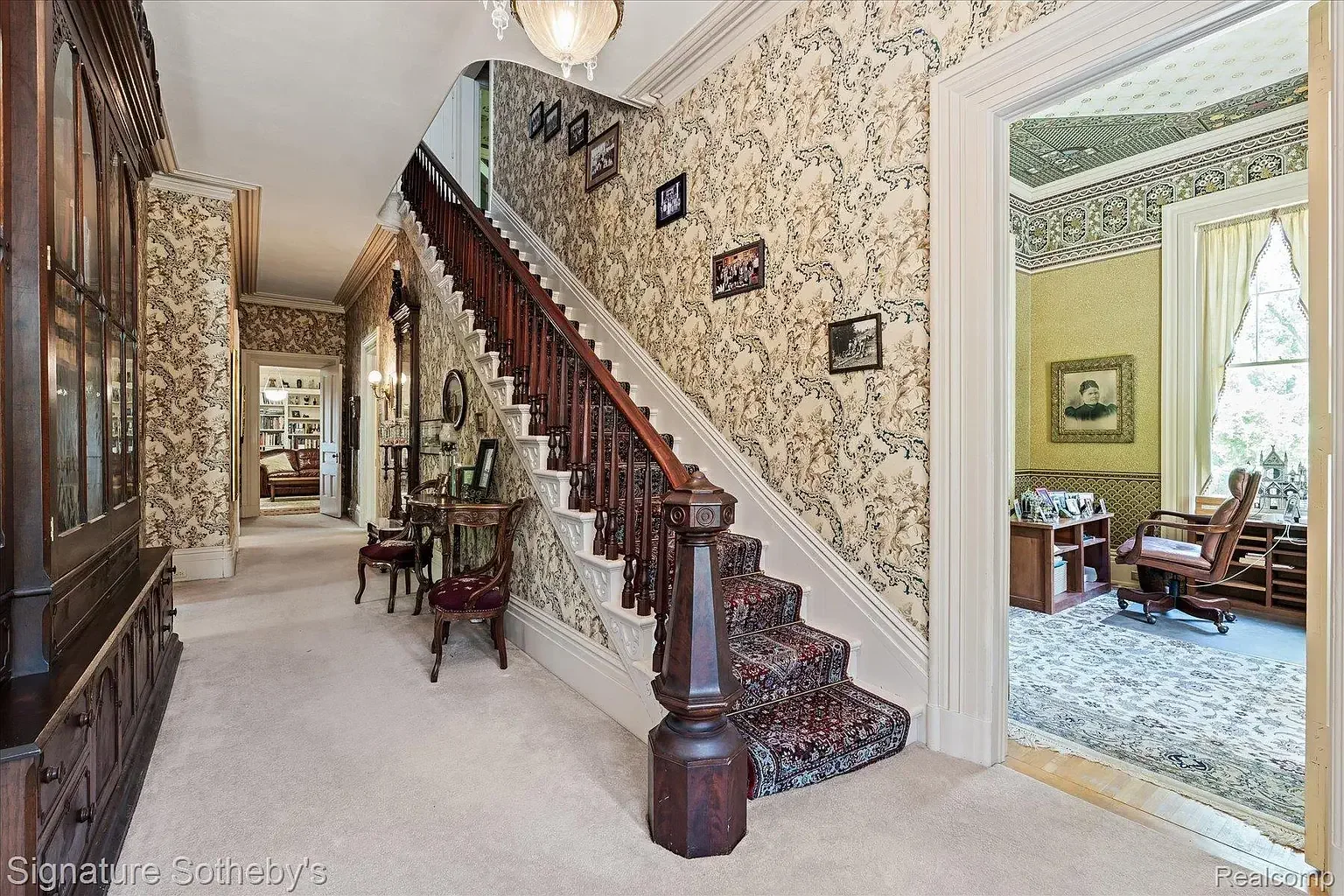 Oakhill Estate The Chauncey M. Brewer House 1858 Italianate Marshall Michigan - 12 - staircase.webp
