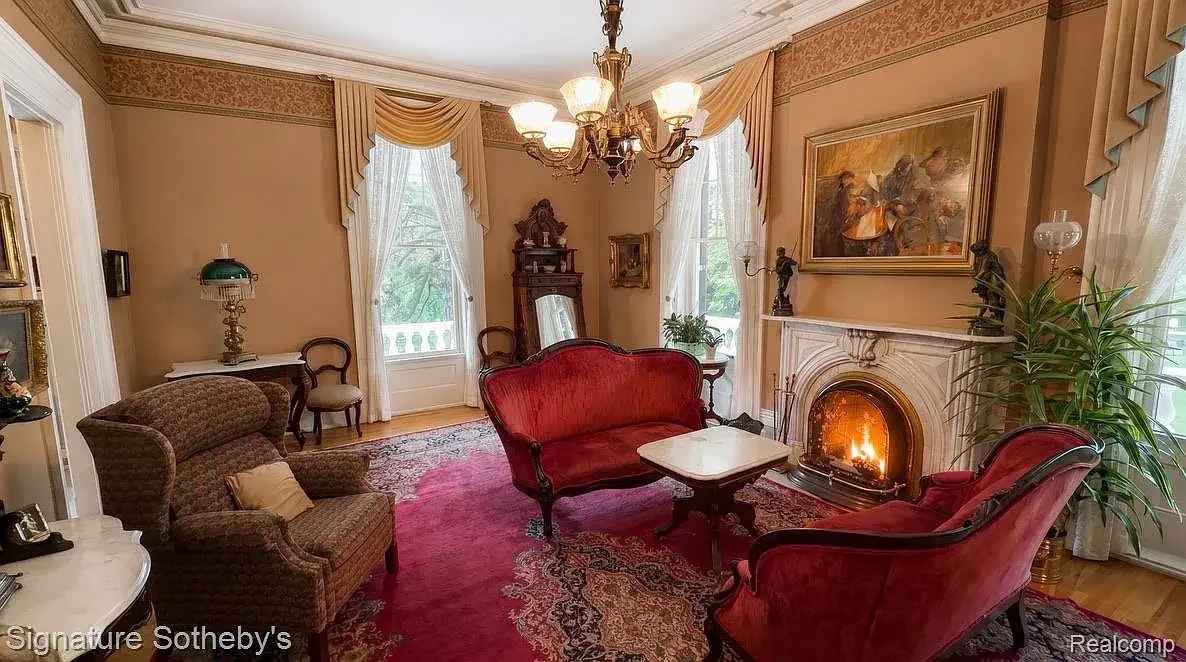 Oakhill Estate The Chauncey M. Brewer House 1858 Italianate Marshall Michigan - 33 - living room.webp