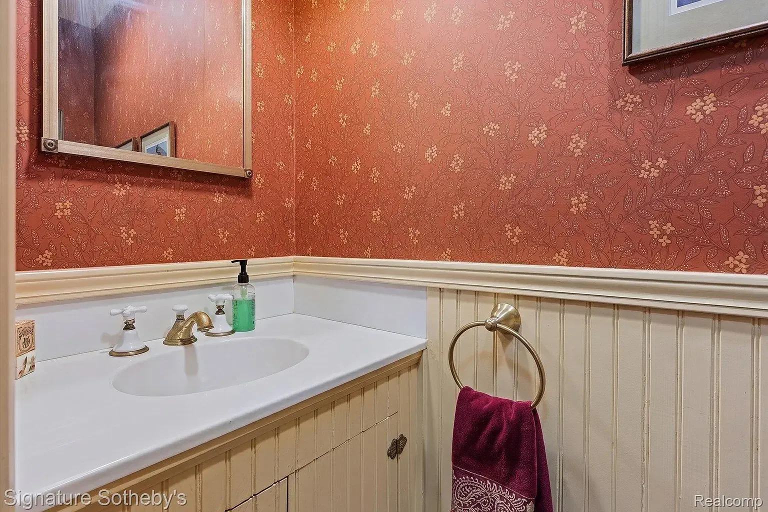 Oakhill Estate The Chauncey M. Brewer House 1858 Italianate Marshall Michigan - 36 - bathroom.webp