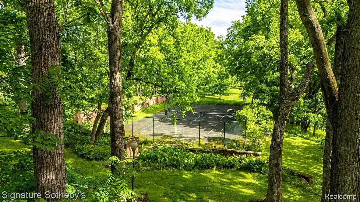 Oakhill Estate The Chauncey M. Brewer House 1858 Italianate Marshall Michigan - 89 - tennis court.webp