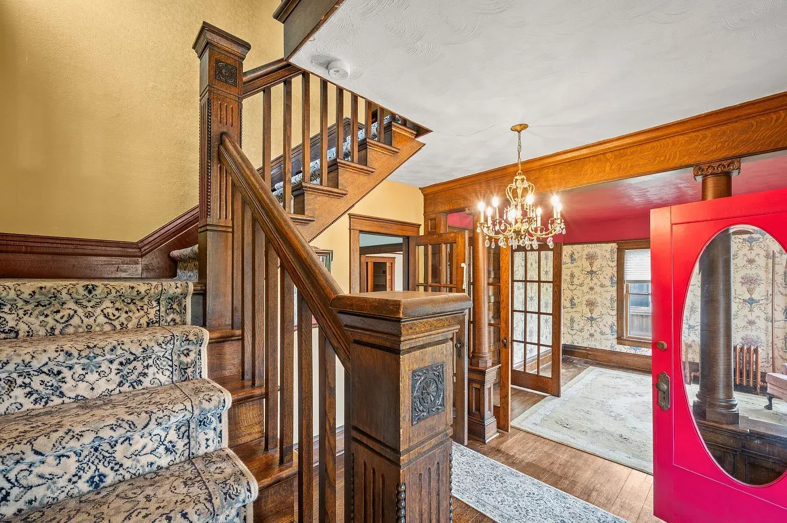 1904 Historic house Niles Michigan - 2 - staircase.webp