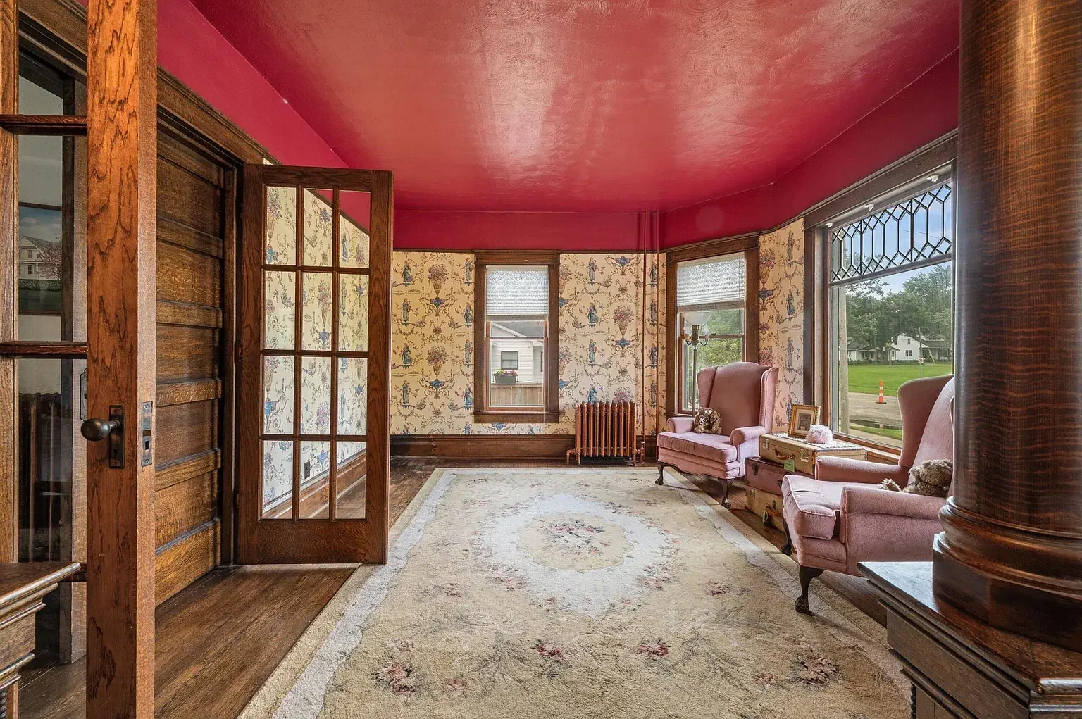 1904 Historic house Niles Michigan - 5 - sunroom.webp