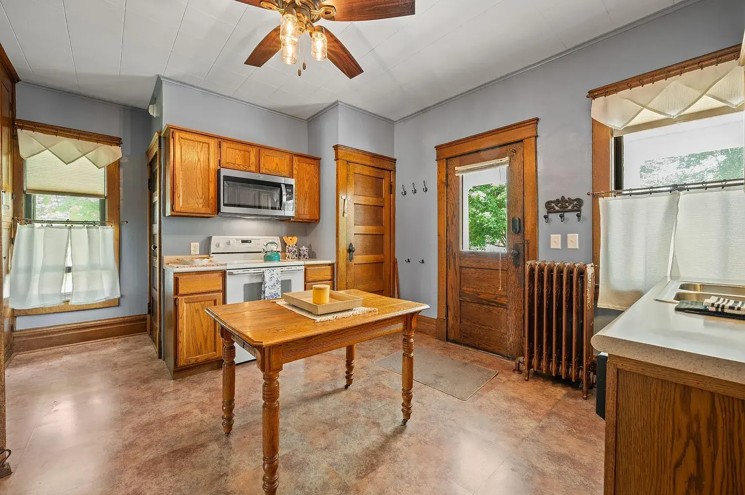 1904 Historic house Niles Michigan - 13 - kitchen.webp