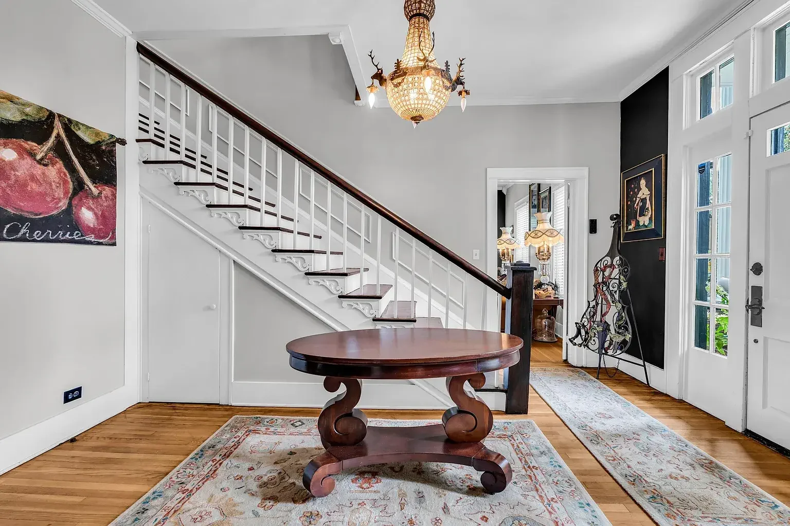 1847 Greek Revival house Aberdeen Mississippi - 6 - staircase.webp