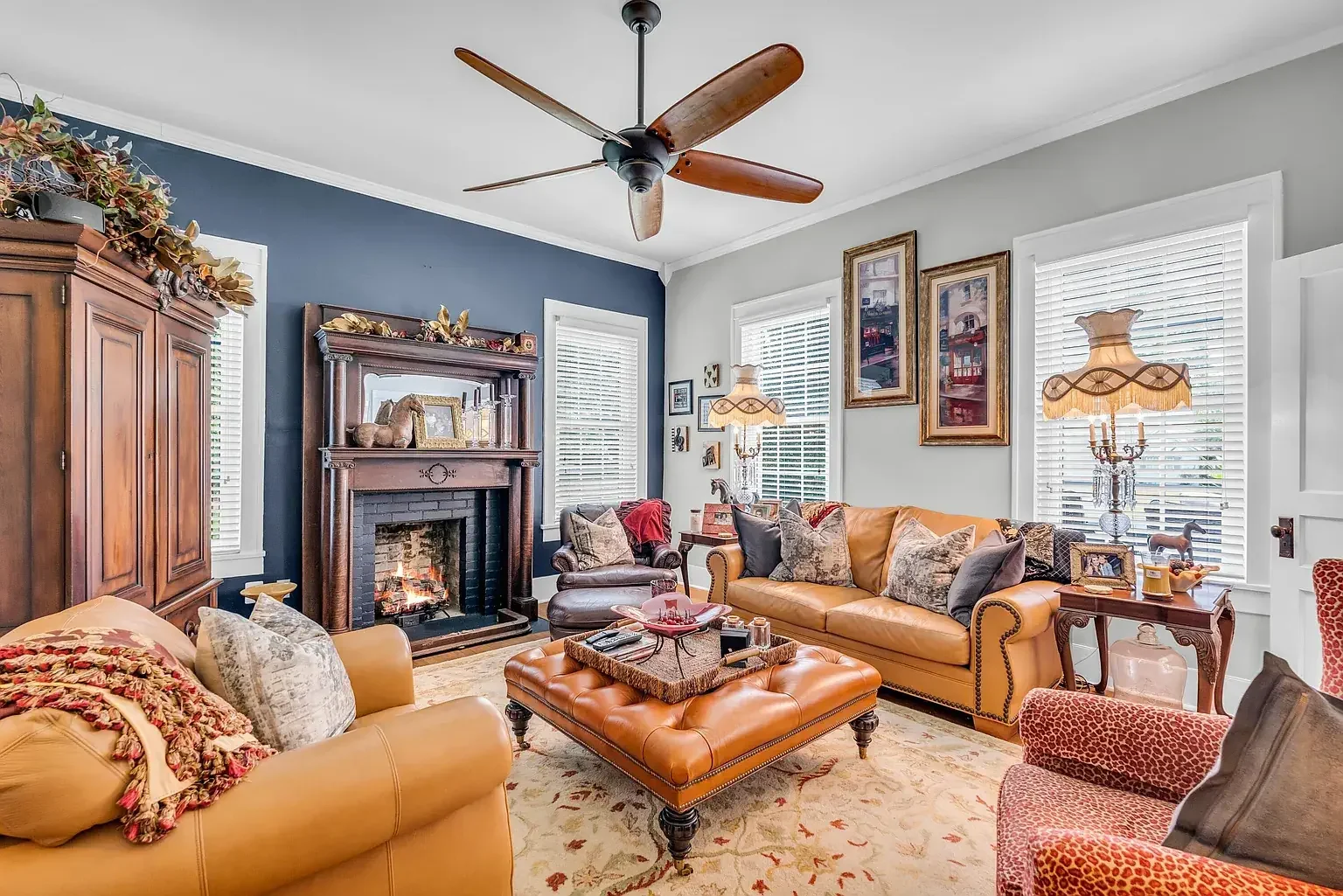 1847 Greek Revival house Aberdeen Mississippi - 8 - living room.webp