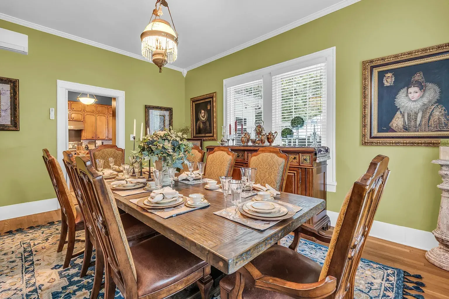1847 Greek Revival house Aberdeen Mississippi - 10 - dining room.webp
