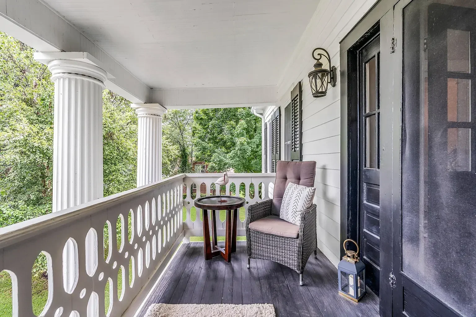 1847 Greek Revival house Aberdeen Mississippi - 33 - veranda.webp