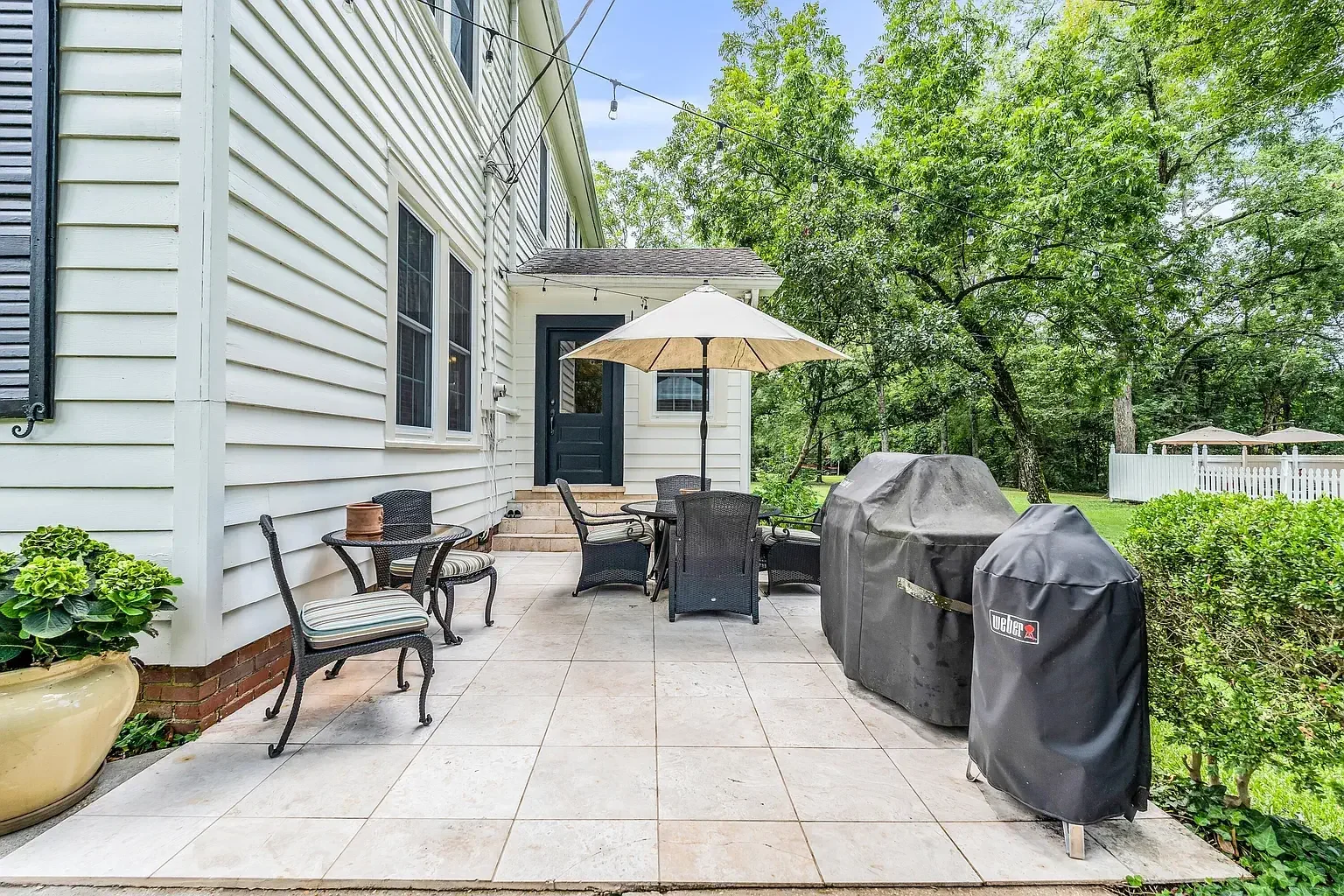 1847 Greek Revival house Aberdeen Mississippi - 34 - patio.webp