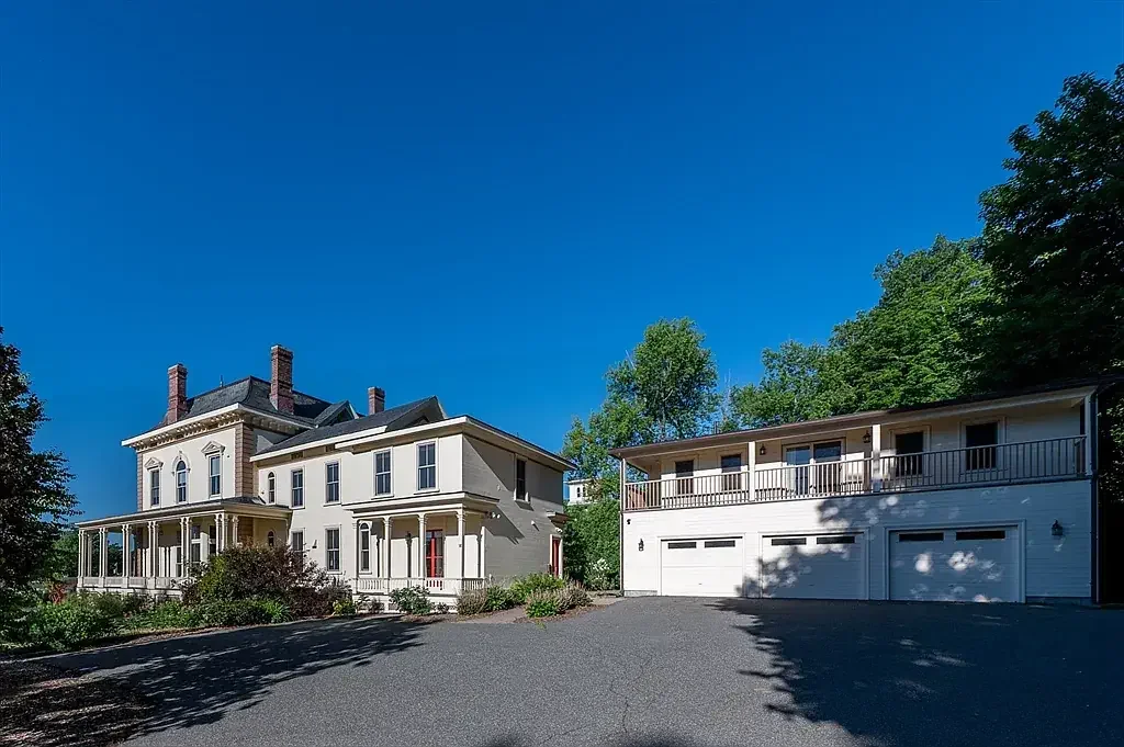 Henry F Hills House 1863 Italianate Amherst Massachusetts - 28 - garage.webp