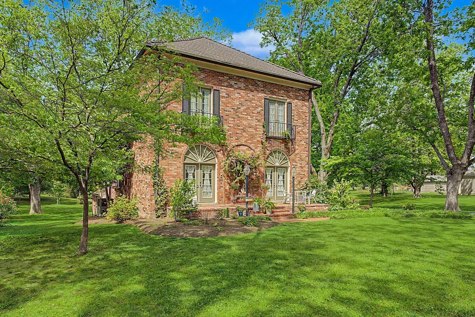 1930 Traditional House Hernando Mississippi - 2 - front view.webp
