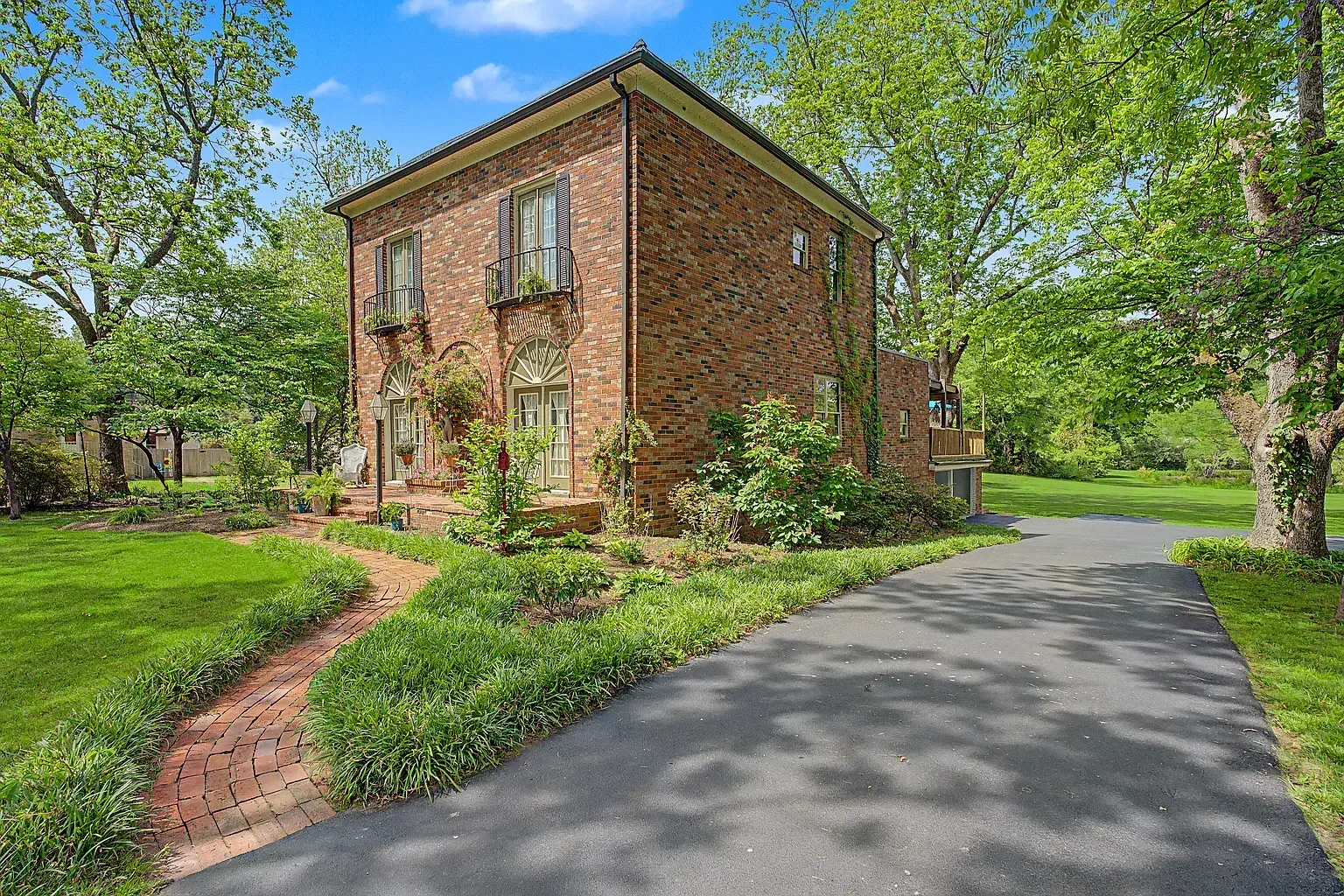1930 Traditional House Hernando Mississippi - 3 - front view.webp