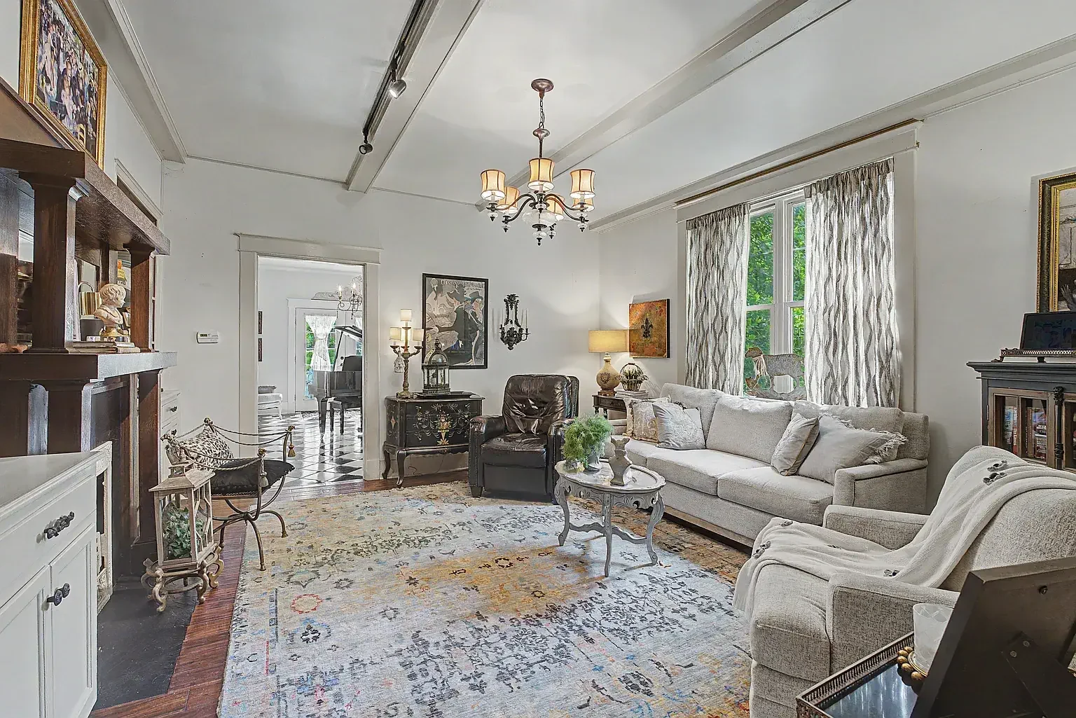 1930 Traditional House Hernando Mississippi - 9 - living room.webp