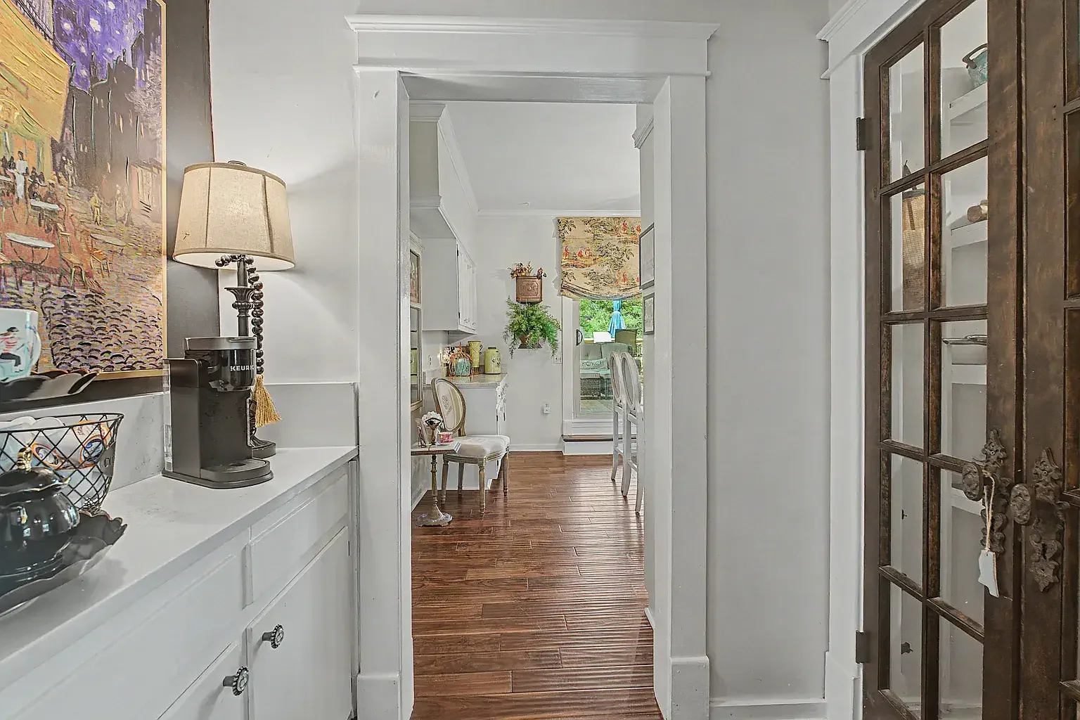 1930 Traditional House Hernando Mississippi - 16 - kitchen.webp