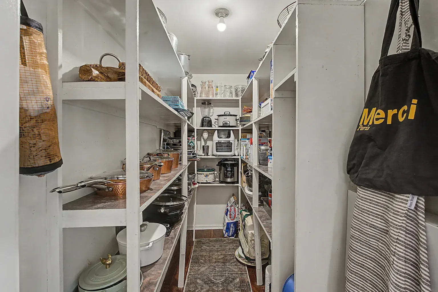1930 Traditional House Hernando Mississippi - 17 - storage.webp