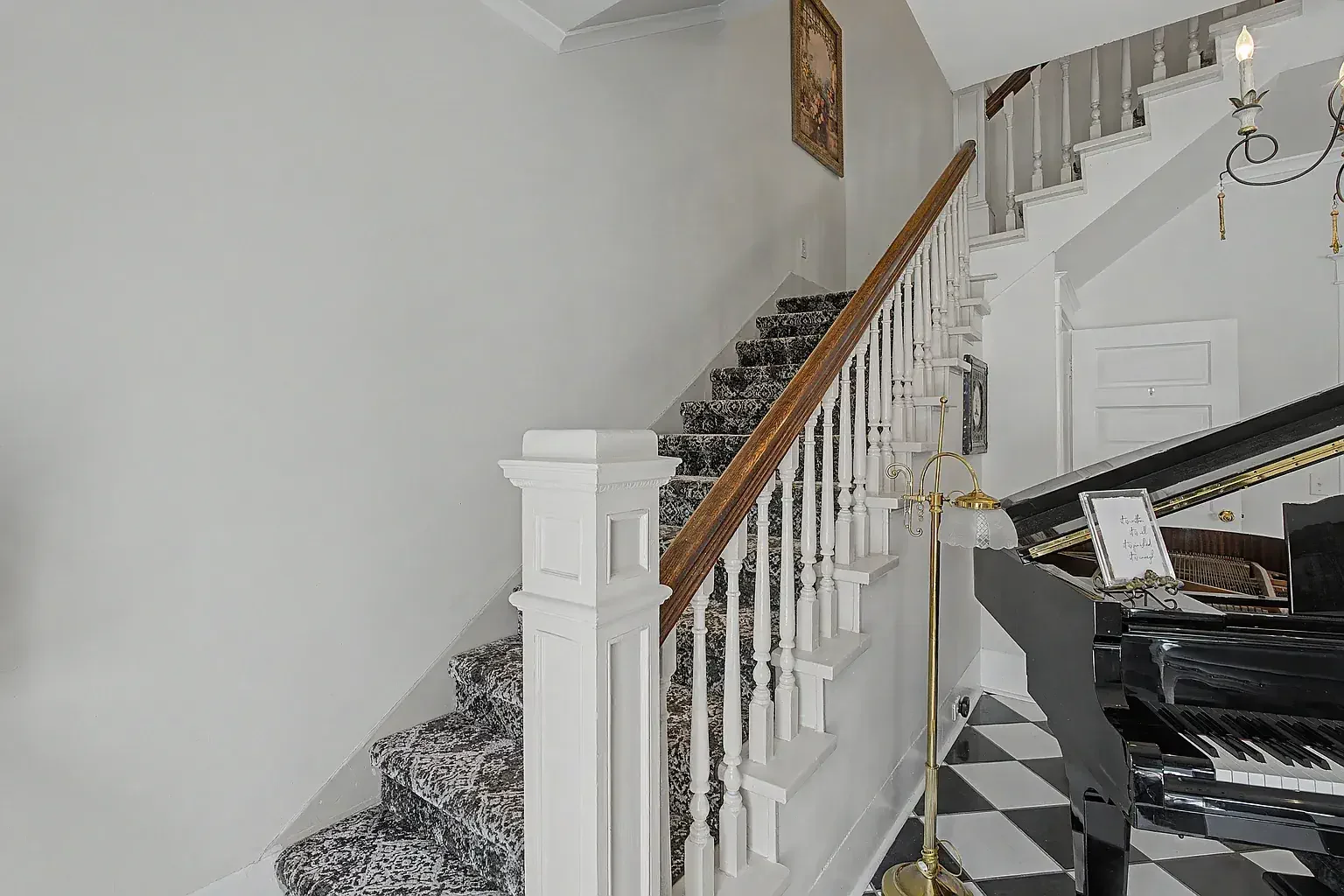 1930 Traditional House Hernando Mississippi - 20 - staircase.webp