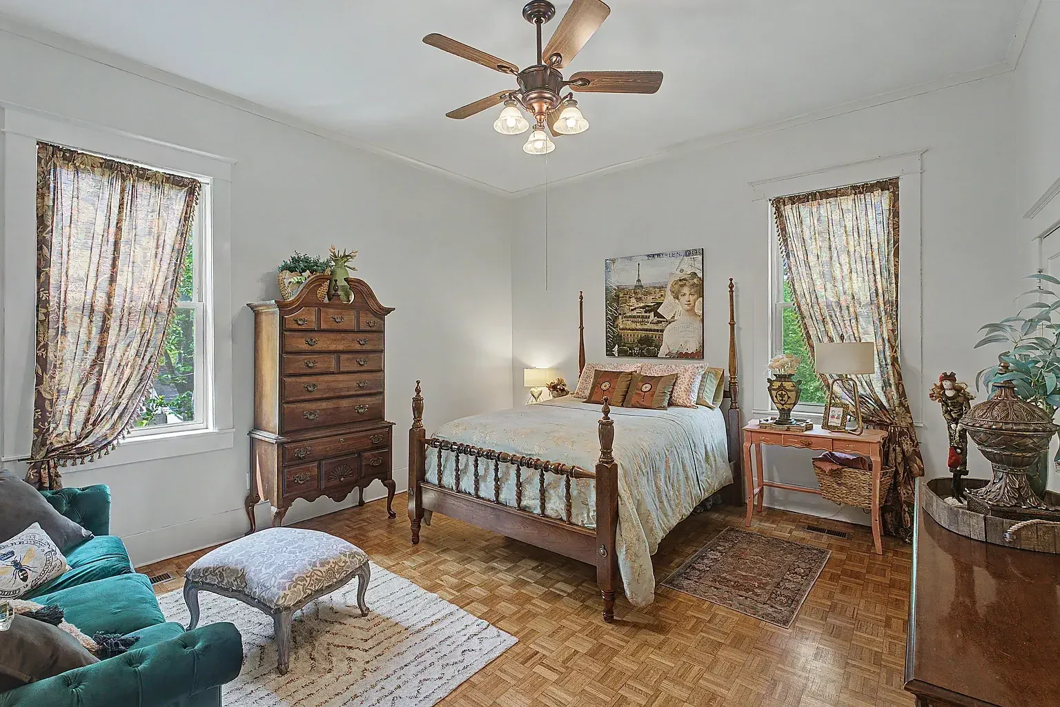 1930 Traditional House Hernando Mississippi - 25 - bedroom.webp