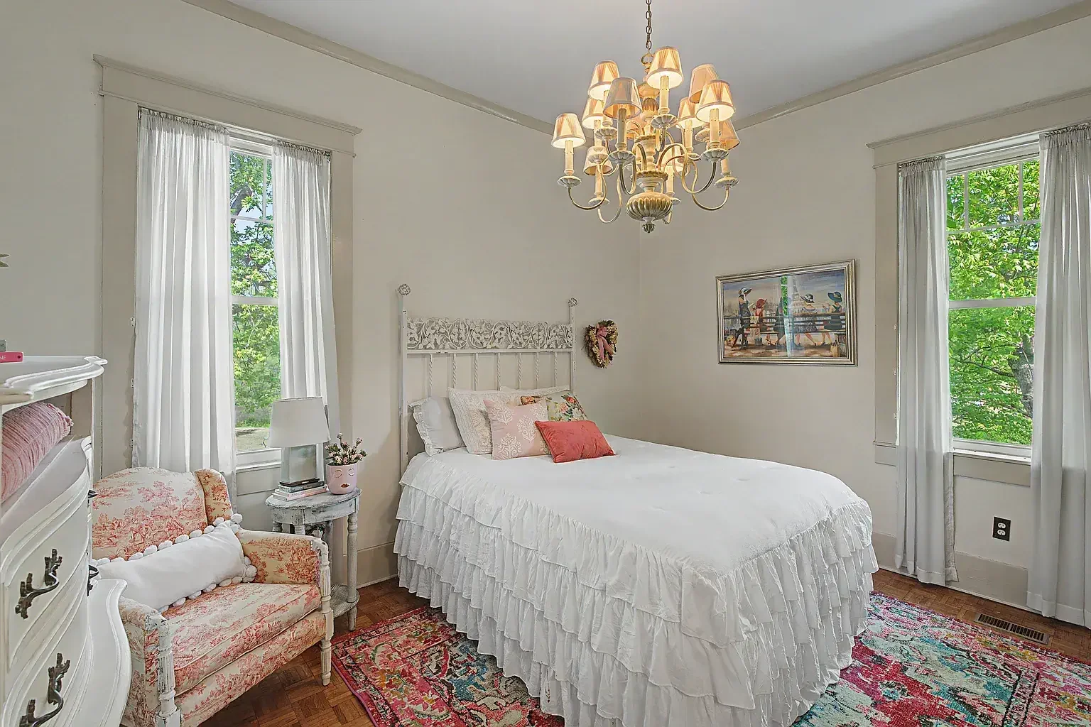 1930 Traditional House Hernando Mississippi - 26 - bedroom.webp
