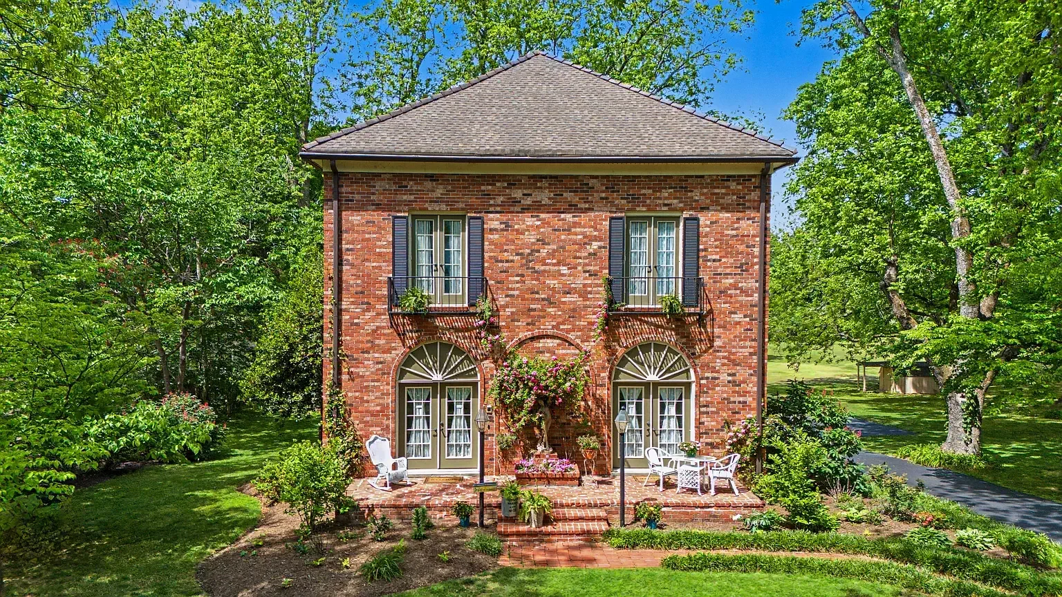 1930 Traditional House Hernando Mississippi - 38 - front view.webp