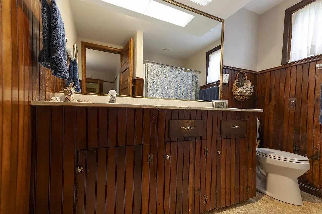 The Edward Engebretsen House 1895 Queen Anne Revival Whitewater Wisconsin - 17 - bathroom.webp