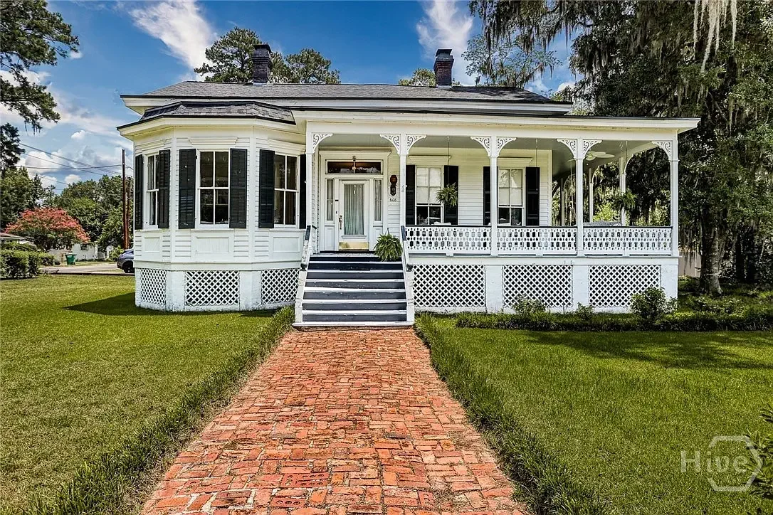 1890 Folk Victorian house in Guyton, Georgia - $599k