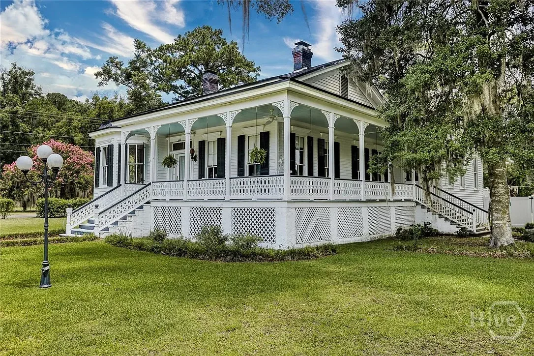 1890 Folk Victorian house Guyton Georgia - 3 - front view.webp