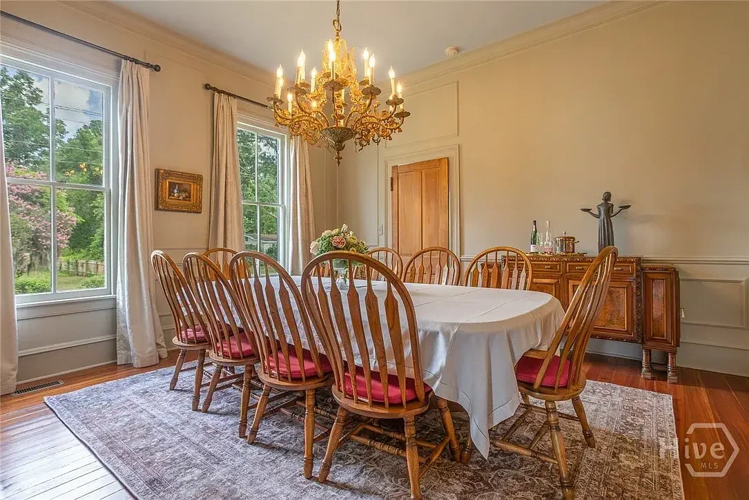 1890 Folk Victorian house Guyton Georgia - 8 - dining room.webp