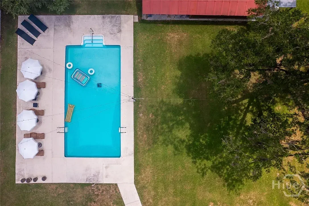 1890 Folk Victorian house Guyton Georgia - 23 - pool.webp