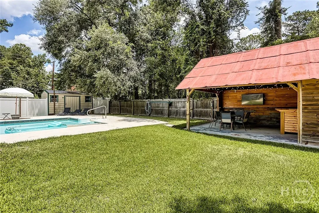 1890 Folk Victorian house Guyton Georgia - 27 - backyard.webp