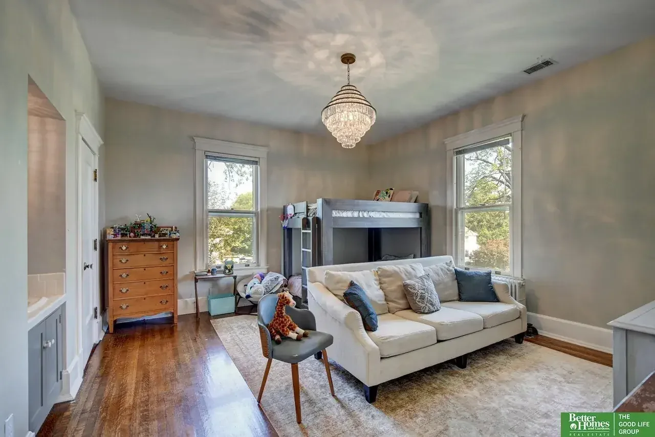 1908 Georgian Revival house Omaha Nebraska - 45 - bedroom.webp