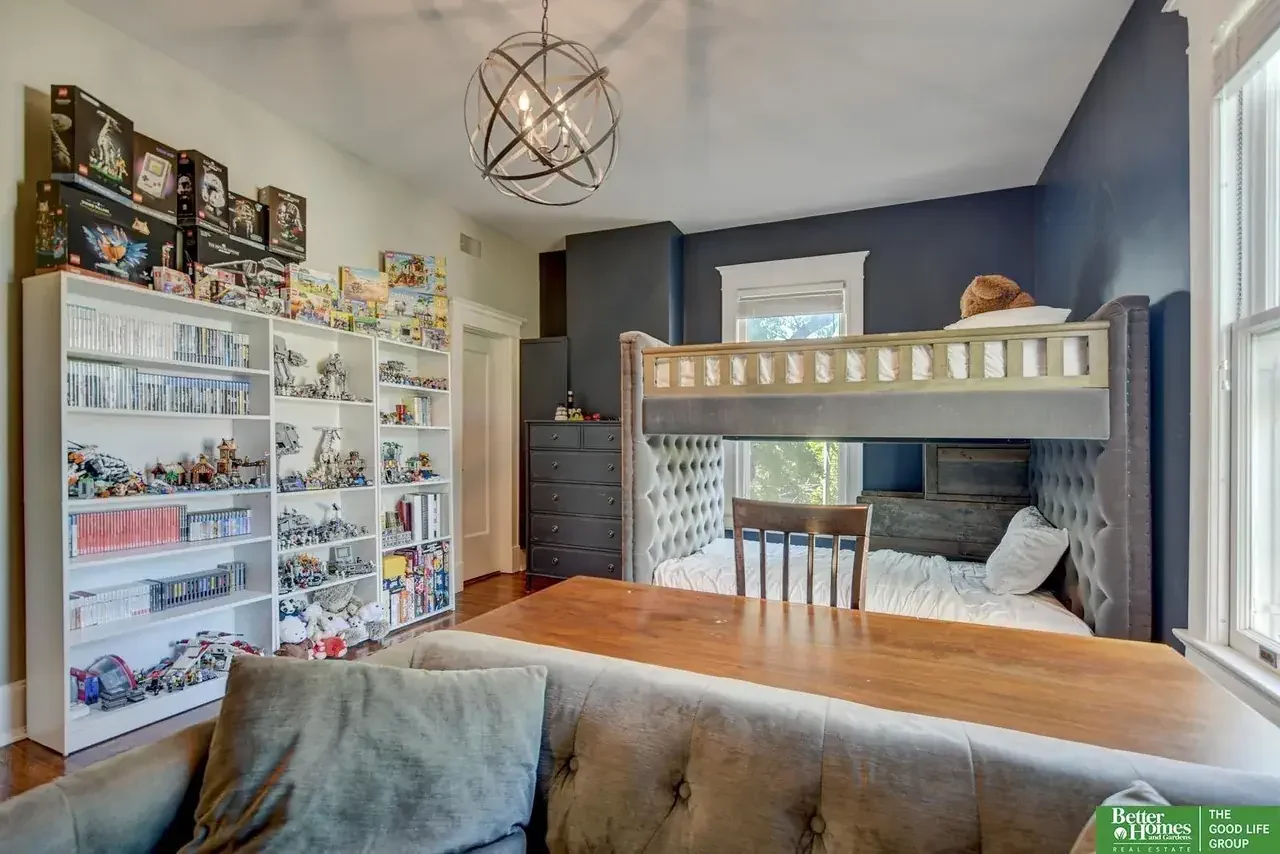 1908 Georgian Revival house Omaha Nebraska - 51 - bedroom.webp