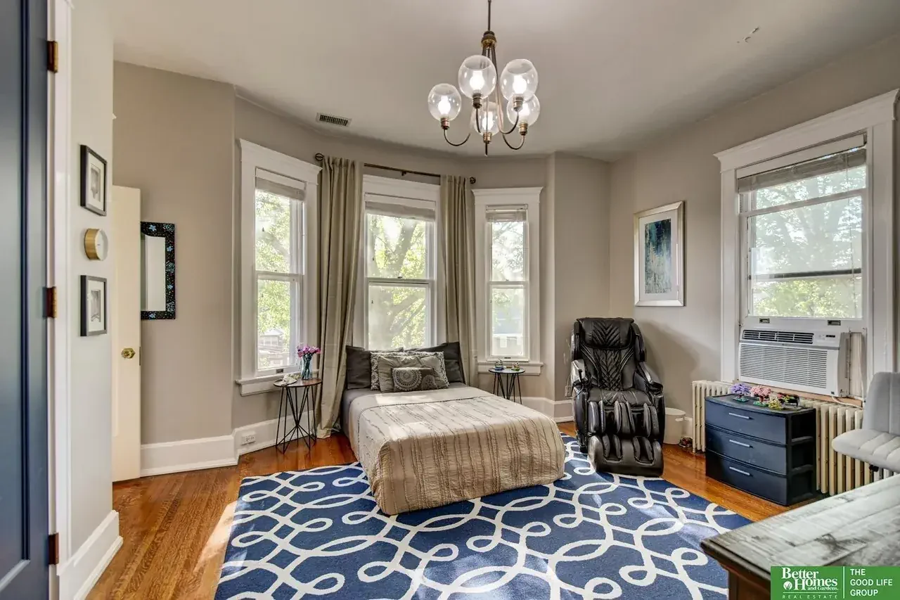 1908 Georgian Revival house Omaha Nebraska - 62 - bedroom.webp