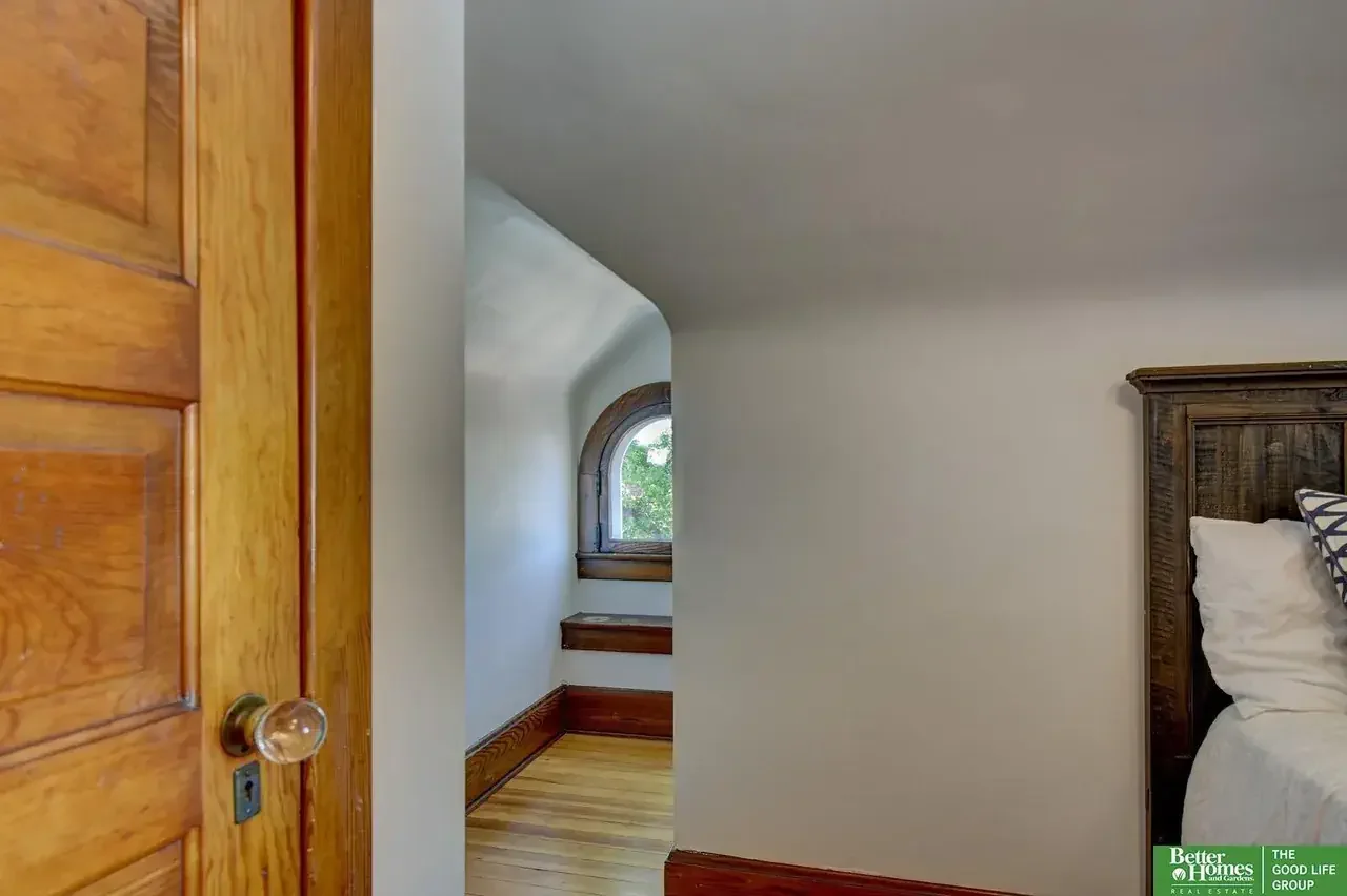 1908 Georgian Revival house Omaha Nebraska - 66 - bedroom.webp