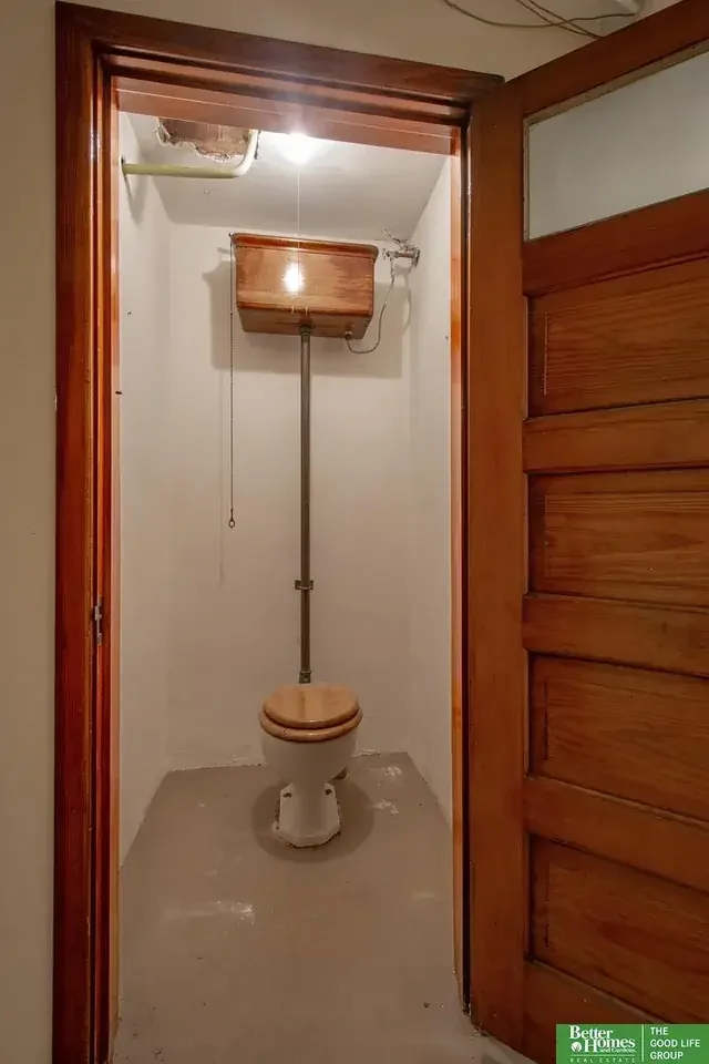 1908 Georgian Revival house Omaha Nebraska - 78 - basement.webp