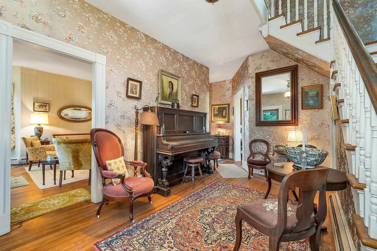 1892 Victorian house Whitefield New Hampshire - 13 - foyer.webp