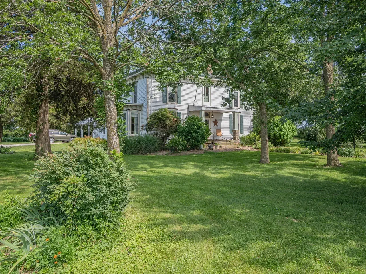 1882 Historic house in Armstrong, Missouri - $450k