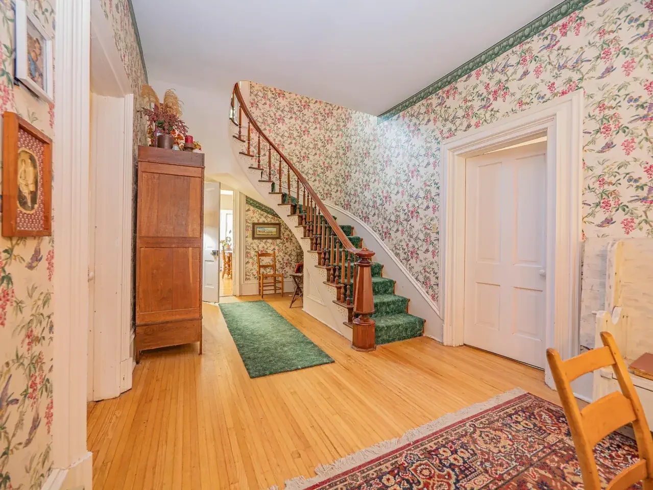 1882 Historic house Armstrong Missouri - 13 - staircase.webp