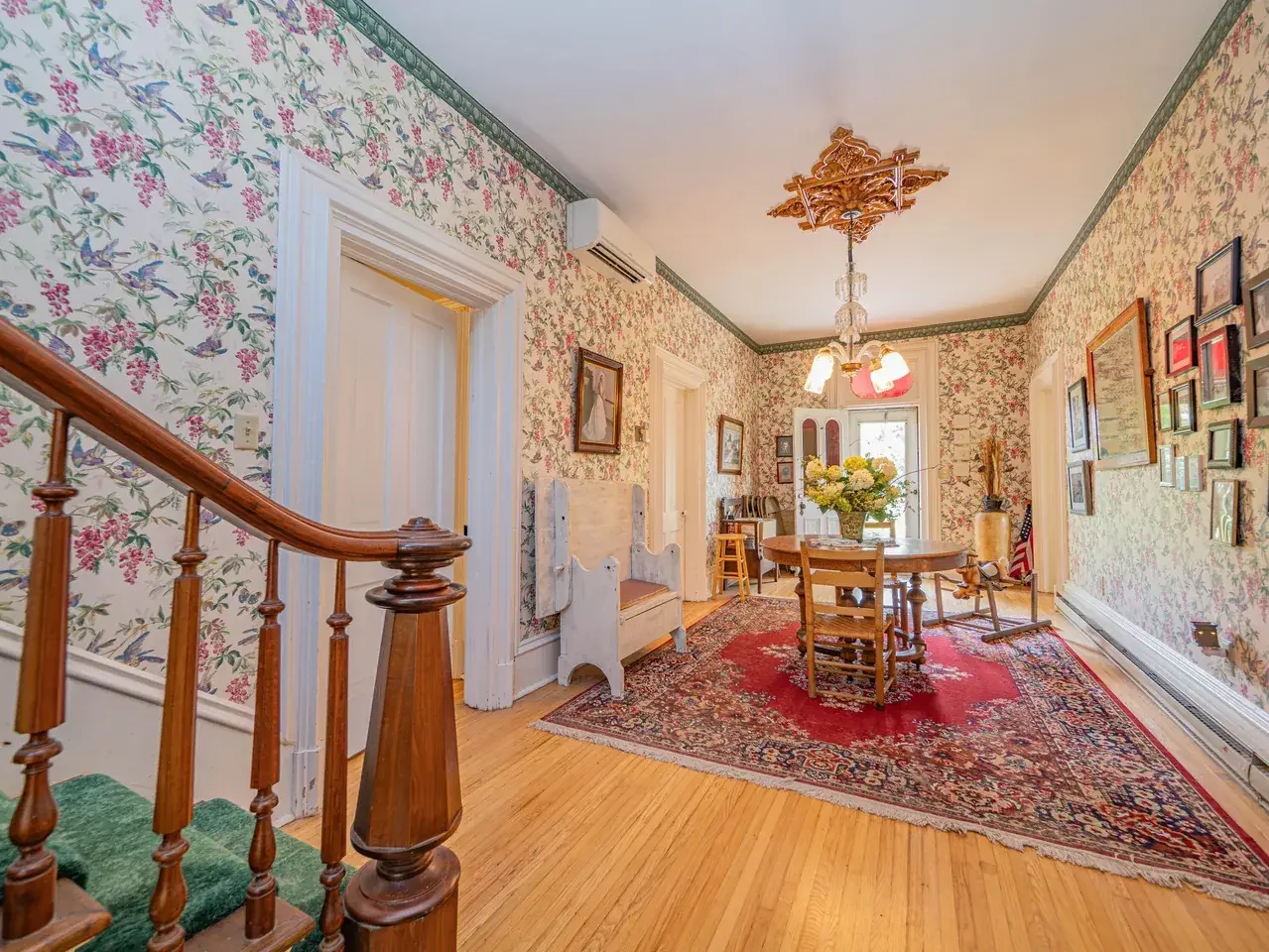 1882 Historic house Armstrong Missouri - 19 - hallway.webp
