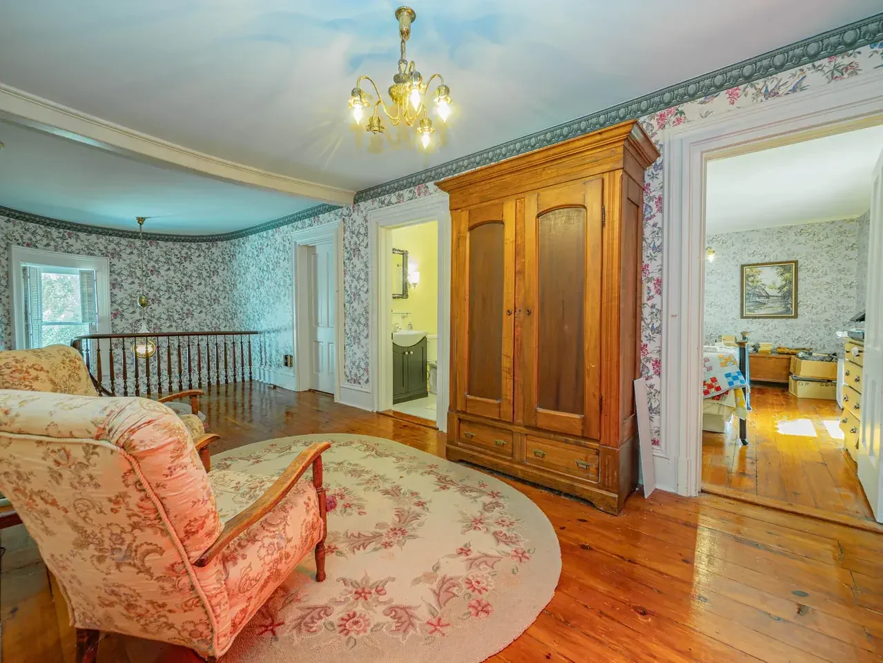 1882 Historic house Armstrong Missouri - 37 - hallway.webp