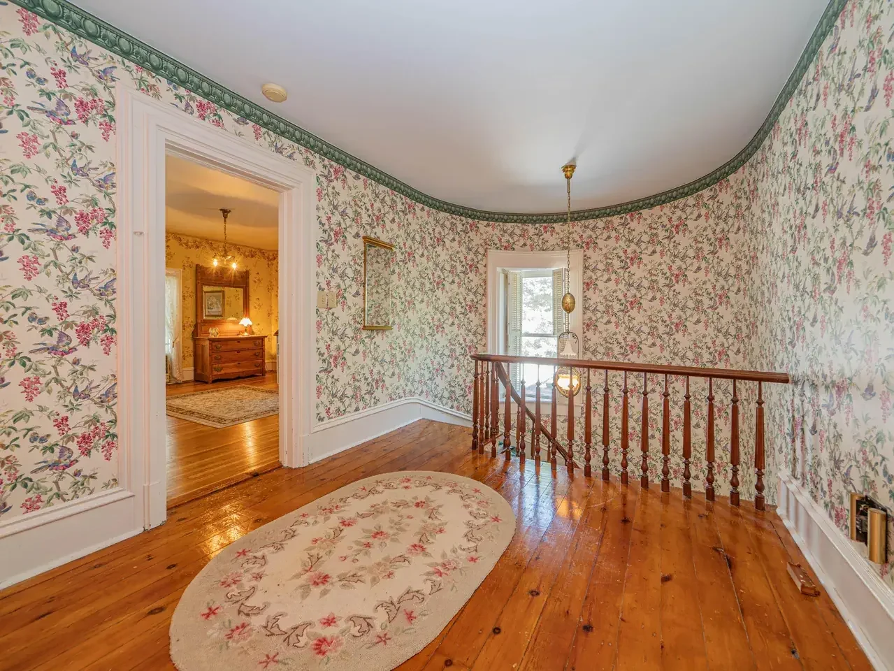 1882 Historic house Armstrong Missouri - 38 - hallway.webp