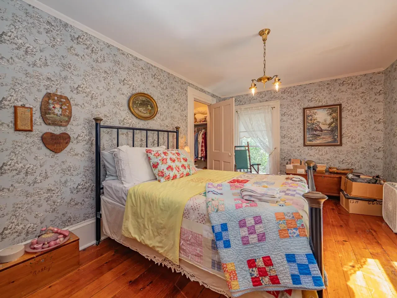 1882 Historic house Armstrong Missouri - 41 - bedroom.webp