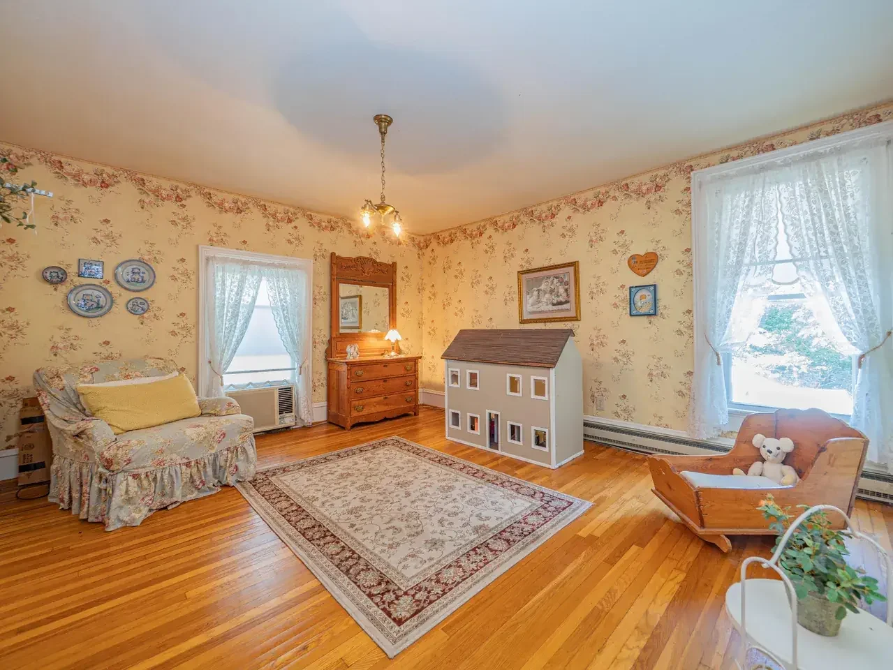 1882 Historic house Armstrong Missouri - 43 - bedroom.webp