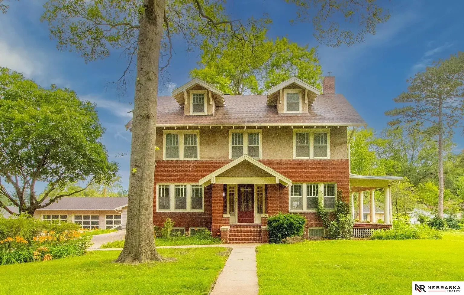 1905 Craftsman house Lincoln Nebraska - 1 - front view.webp