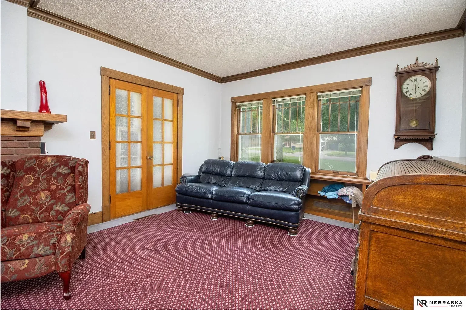 1905 Craftsman house Lincoln Nebraska - 10 - living room.webp
