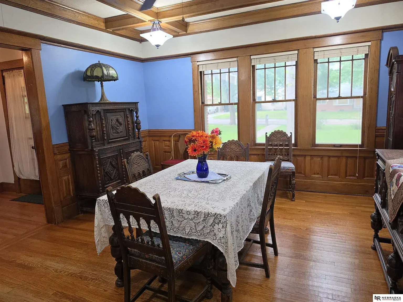 1905 Craftsman house Lincoln Nebraska - 14 - dining room.webp