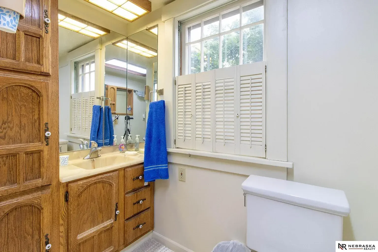 1905 Craftsman house Lincoln Nebraska - 30 - bathroom.webp