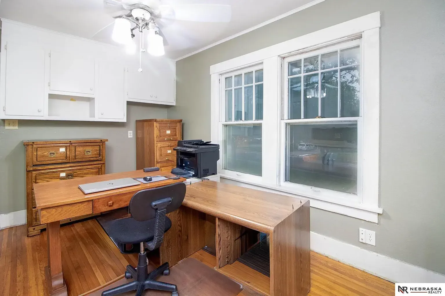 1905 Craftsman house Lincoln Nebraska - 39 - office.webp
