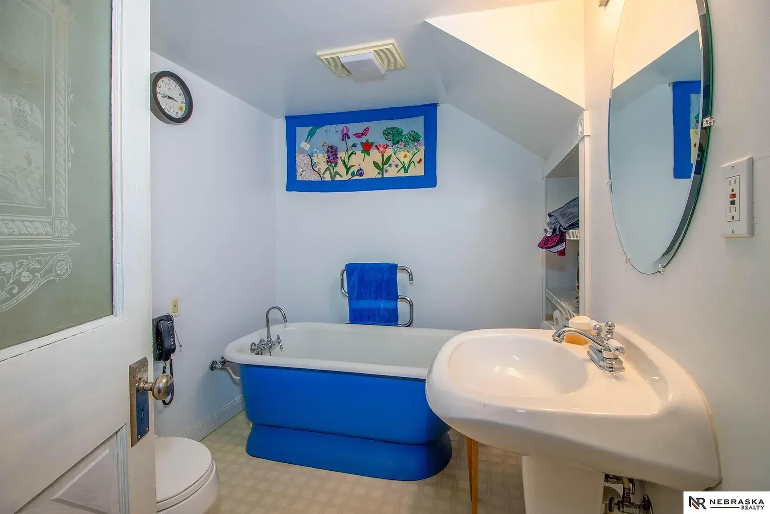 1905 Craftsman house Lincoln Nebraska - 41 - bathroom.webp