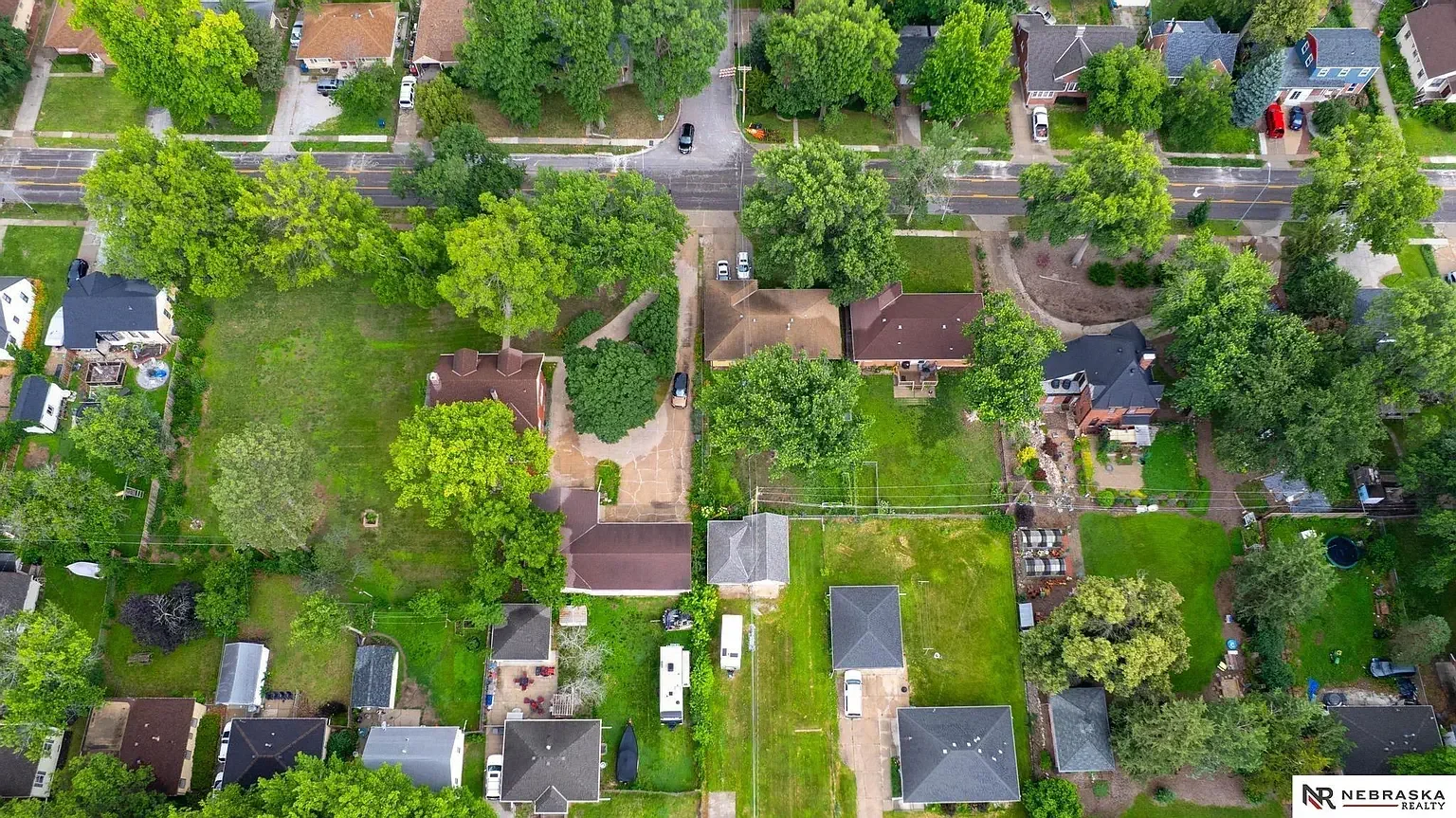 1905 Craftsman house Lincoln Nebraska - 58 - aerial view.webp