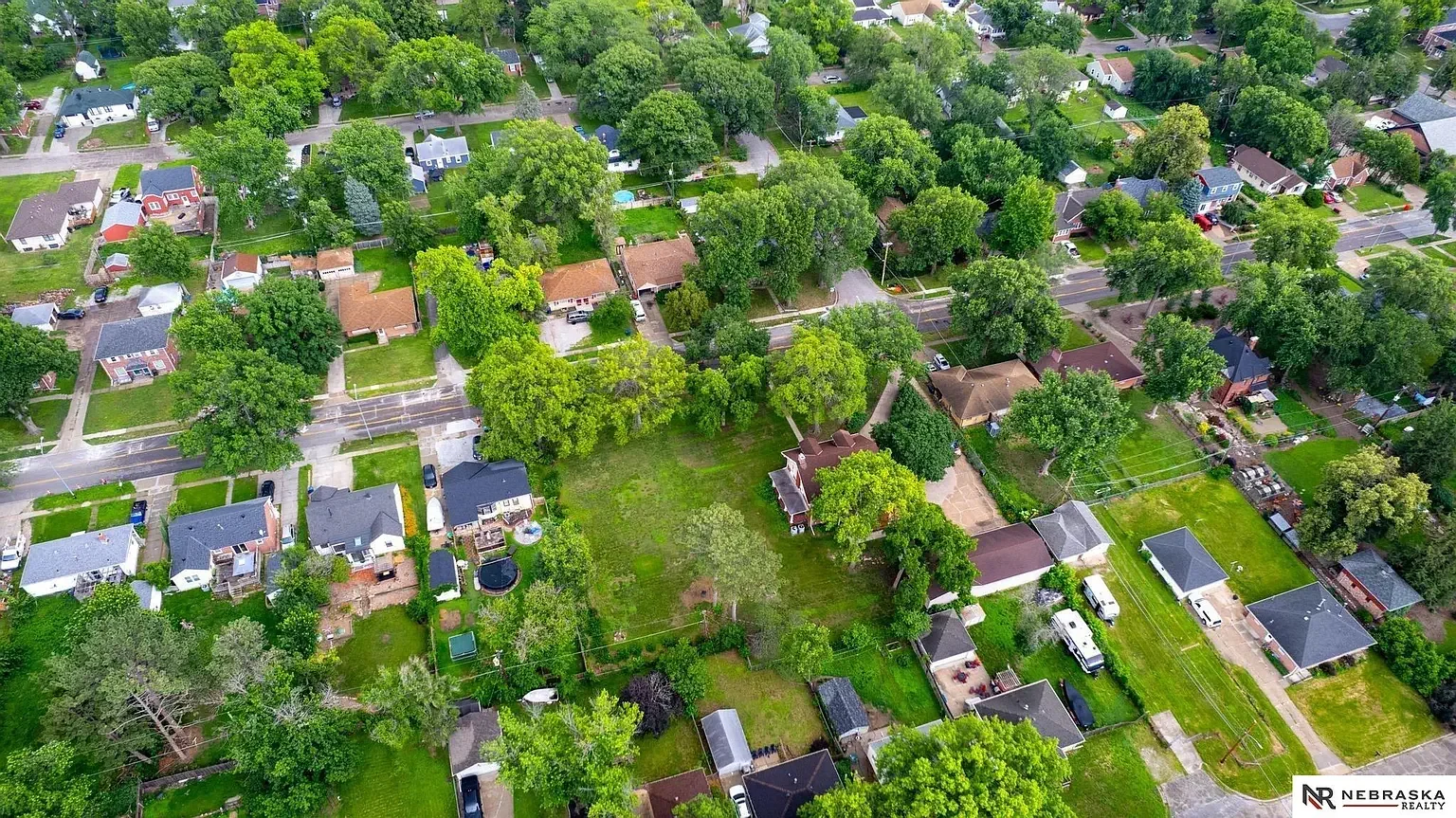 1905 Craftsman house Lincoln Nebraska - 60 - aerial view.webp