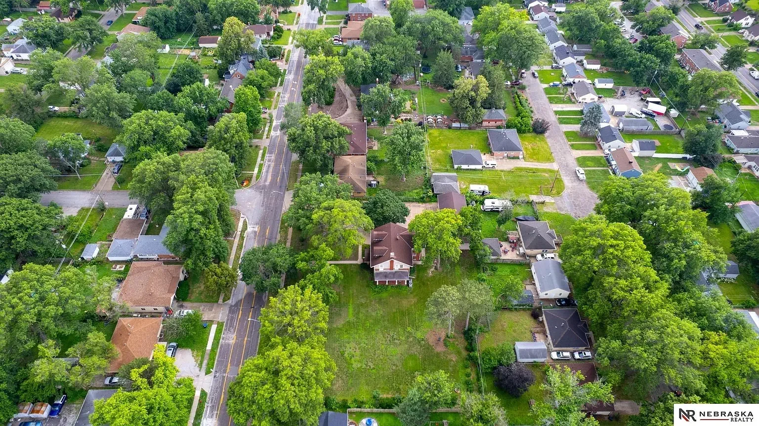 1905 Craftsman house Lincoln Nebraska - 61 - aerial view.webp